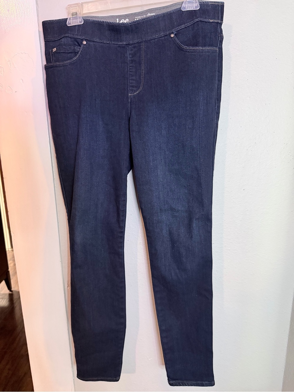 Lee dark wash denim pull-on jegging Size 10